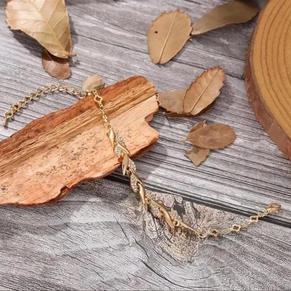 En Leaf Bracelet, European And American Fashion Bridal Jewelry Women Rhinestone - Picture 5 of 5